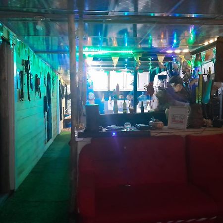 Hostal Cafe Axel Bocas del Toro Eksteriør bilde