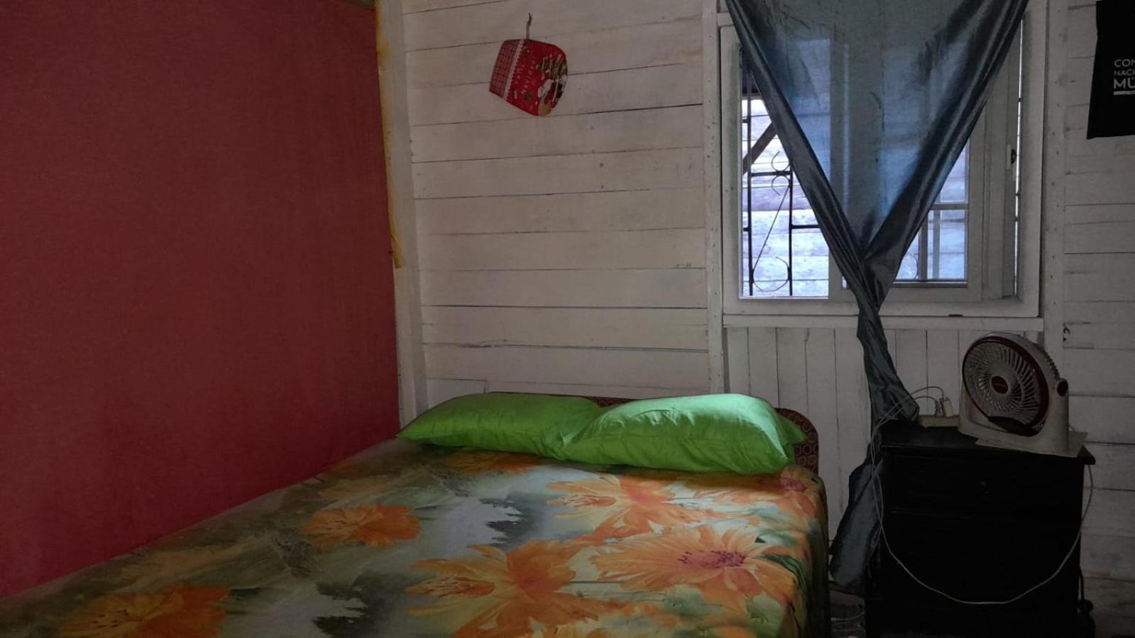 Hostal Cafe Axel Bocas del Toro Eksteriør bilde