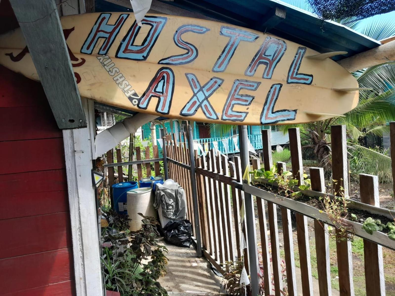 Hostal Cafe Axel Bocas del Toro Eksteriør bilde